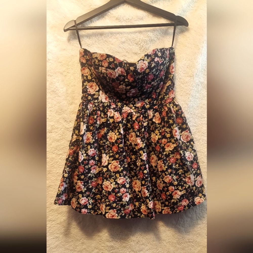 Sans Souci Black Floral Dress
